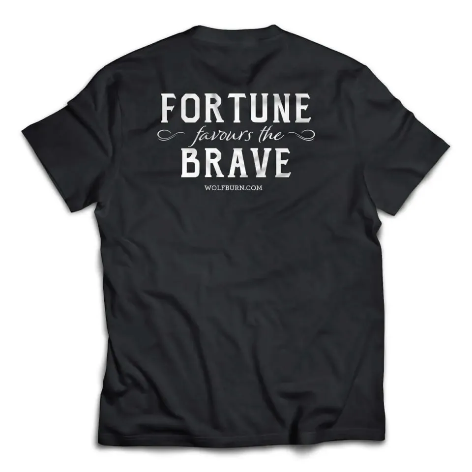 Wolfburn Fortune Favours Brave T-Shirt Schwarz